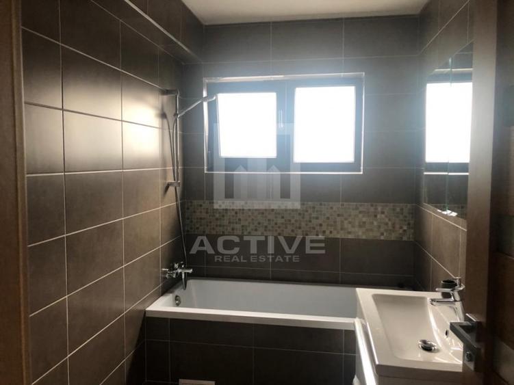 Duplex cu 4 camere cu Canalizare în Europa