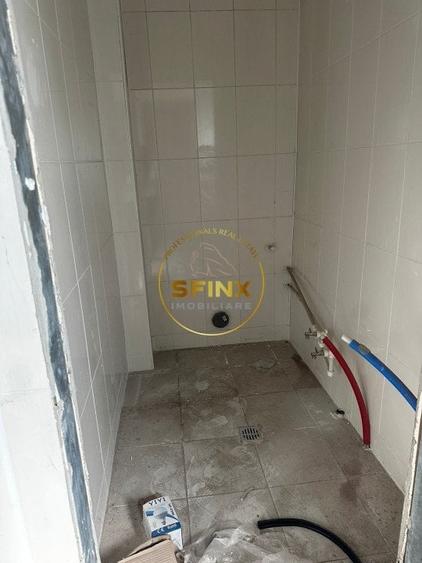 Casă individuală cu 15 camere cu Canalizare în Decebal