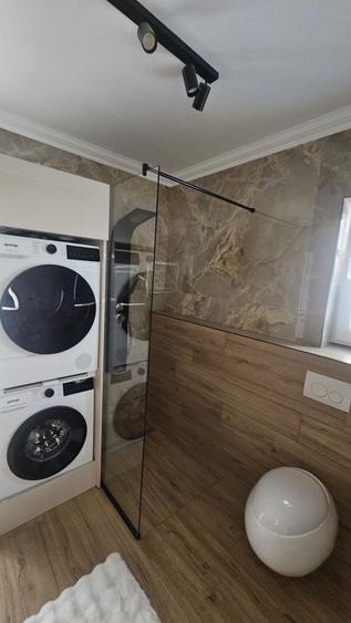 Casă cu 4 camere în Manolești