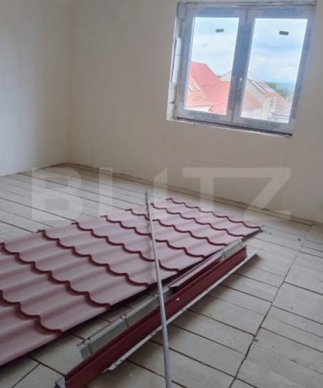 Casă cu 5 camere cu Teren 100 Mp în Central