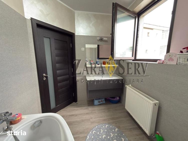 Apartament cu 3 camere decomandat în 9 Mai