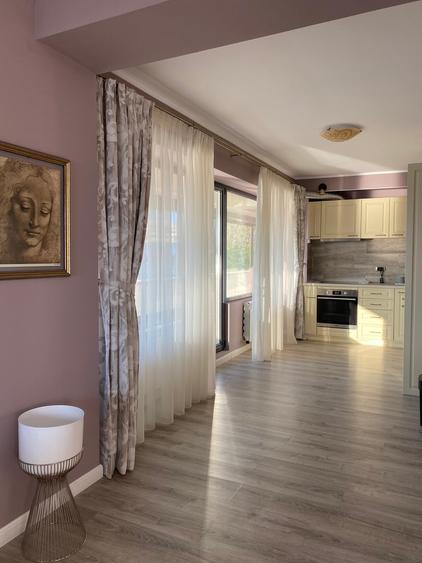 Apartament cu 3 camere decomandat, mobilat în Delfinariu