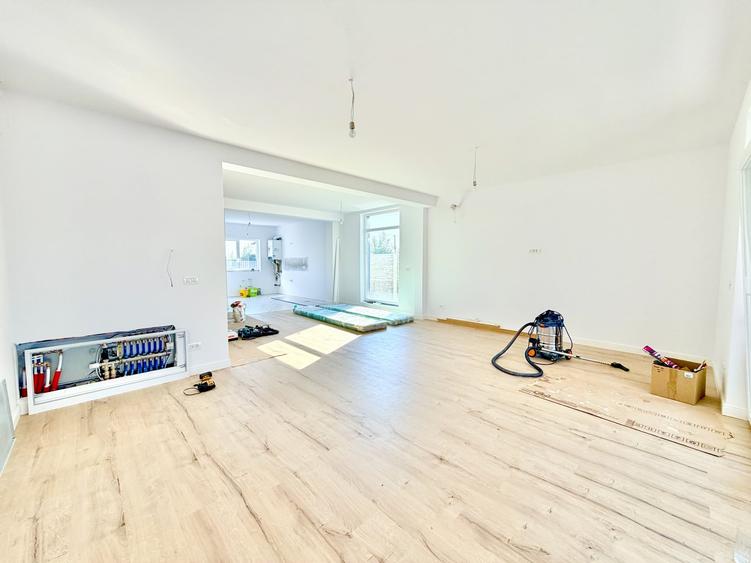 Duplex cu 4 camere cu Canalizare în Moșnița Nouă