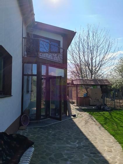 Casă cu 5 camere cu Teren 958 Mp în Central