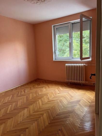 Apartament cu 3 camere decomandat în Rogerius