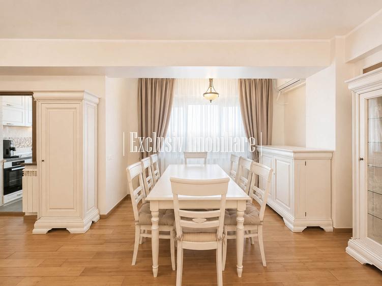 Apartament cu 3 camere decomandat în Casa de Cultură