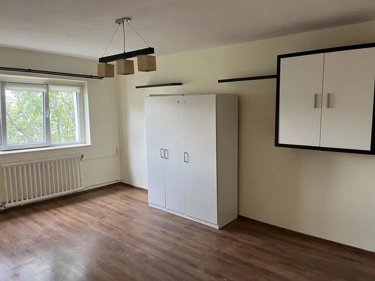 Apartament cu 2 camere decomandat în Anda
