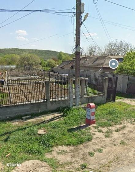 Teren de 960 mp, în Castelu
