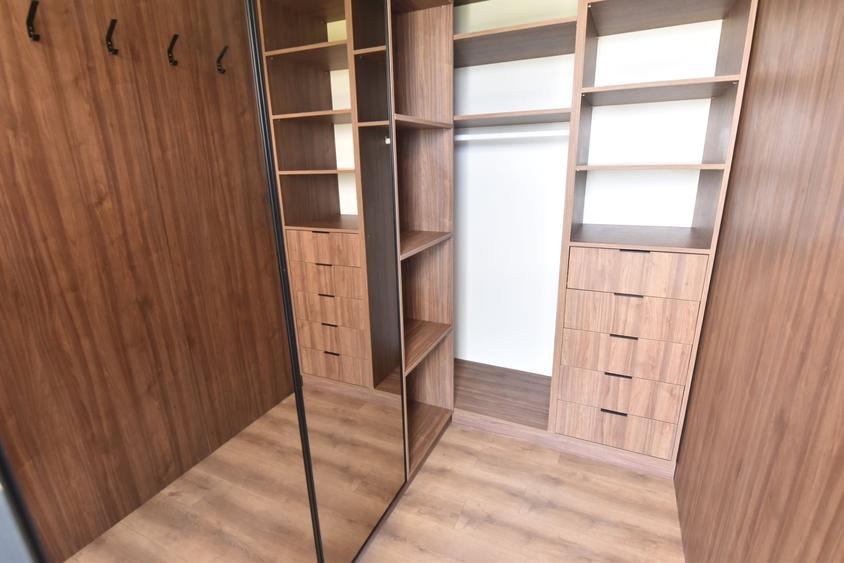 Penthouse cu 3 camere decomandat în Prelungirea Ghencea
