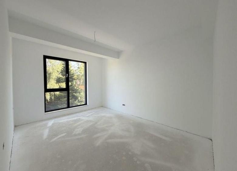 Casă cu 4 camere cu Teren 360 Mp în Central
