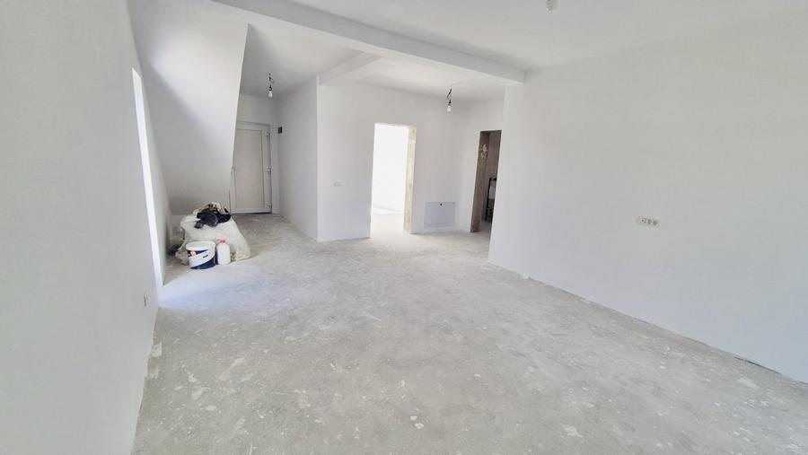 Duplex cu 4 camere cu Teren 290 Mp în Giroc