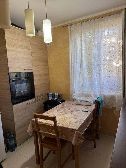 Apartament cu 2 camere, mobilat în Giurgiului
