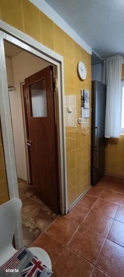 Apartament cu 3 camere în Tineretului