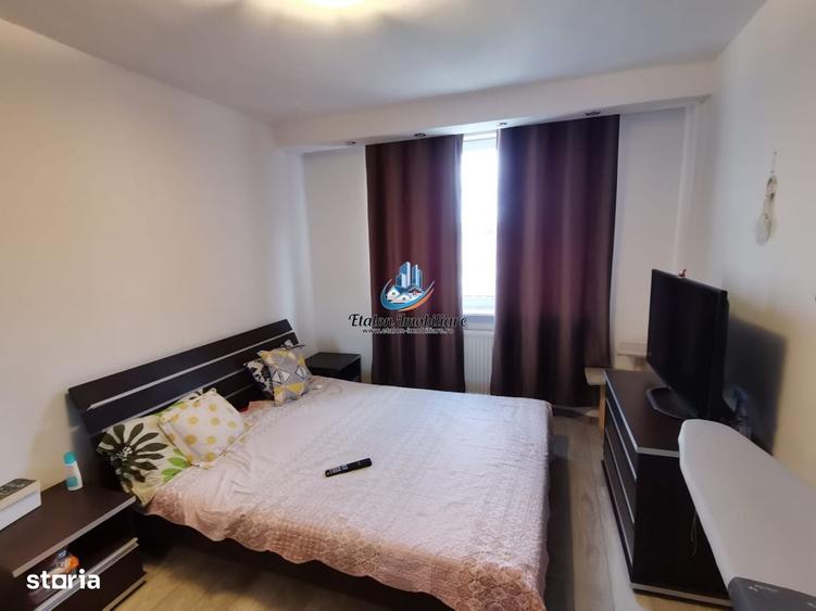 Apartament cu 3 camere semidecomandat în Ștefan cel Mare