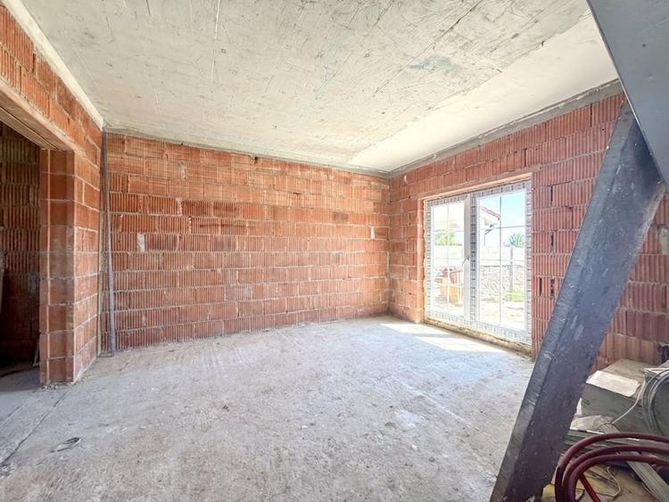 Duplex cu 3 camere cu Canalizare în Sânandrei