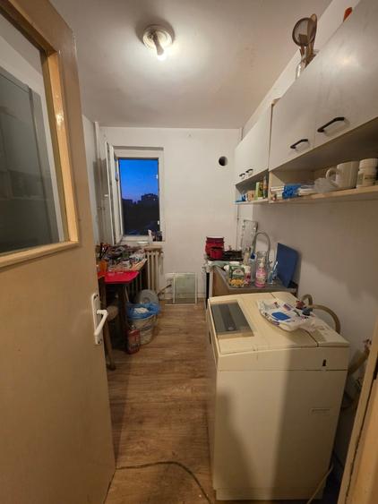 Apartament cu 3 camere semidecomandat în Titan
