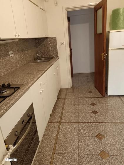 Apartament cu 4 camere decomandat în Universitate