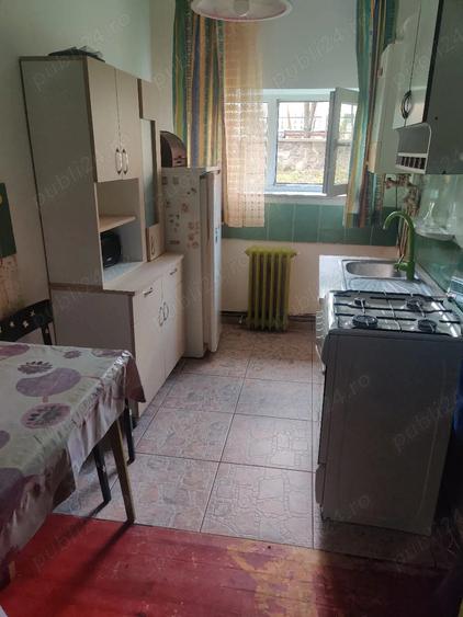 Apartament cu 3 camere decomandat în Simeria