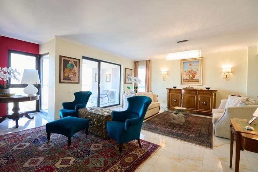 Apartament cu 3 camere decomandat, mobilat în Ultracentral