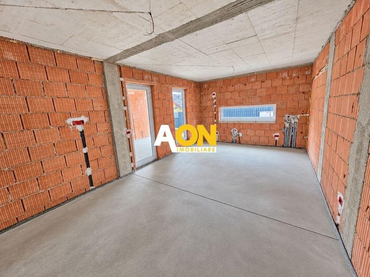 Apartament cu 3 camere decomandat în Cetate