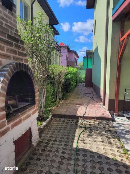 Casă cu 6 camere cu Teren 511 Mp în Central