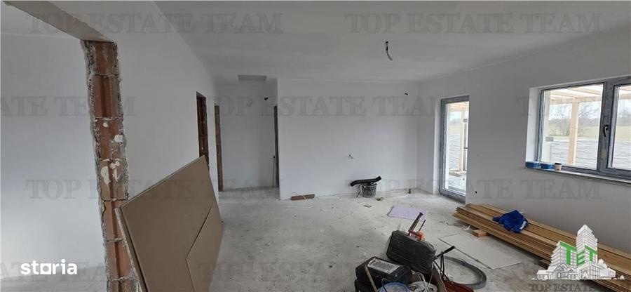 Casă cu 3 camere în Domnești