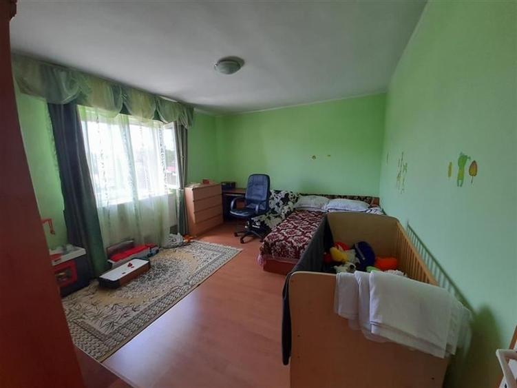 Casă cu 5 camere cu Teren 396 Mp în Traian