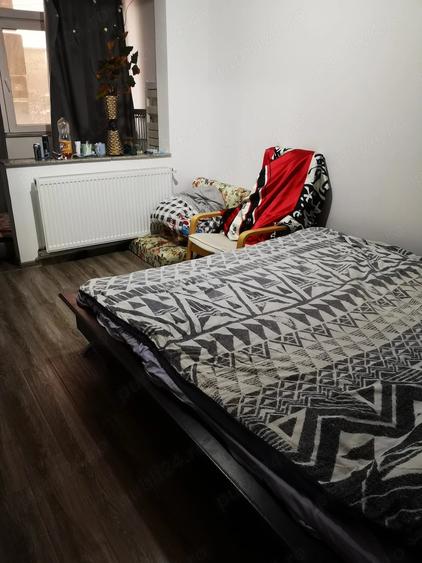 Apartament cu 3 camere decomandat în Patria