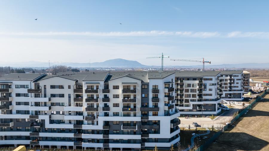 Apartament cu 2 camere decomandat în 13 Decembrie