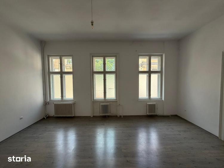 Spațiu comercial, de 1,230 mp, în Ultracentral