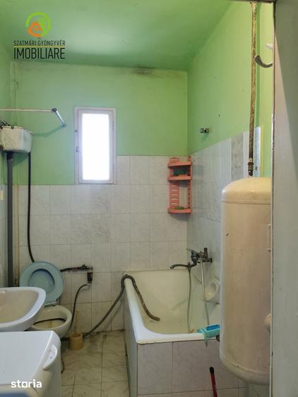 Casă cu 4 camere cu Teren 1978 Mp în Acățari