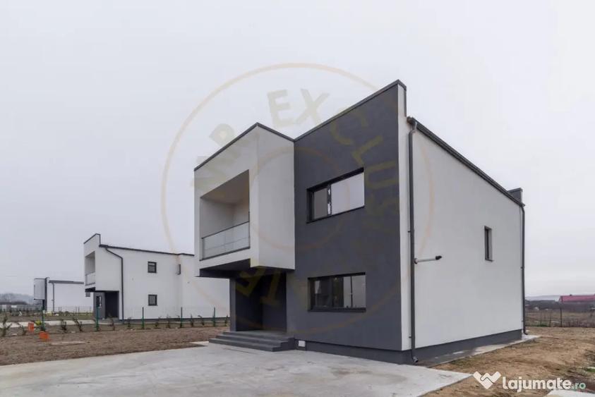 Casă cu 4 camere cu Teren 430 Mp în Micești