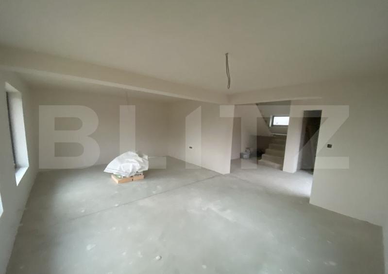 Casă individuală cu 4 camere cu Teren 500 Mp în Bucium