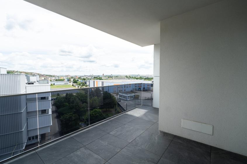 Apartament cu 2 camere semidecomandat, mobilat în Iris