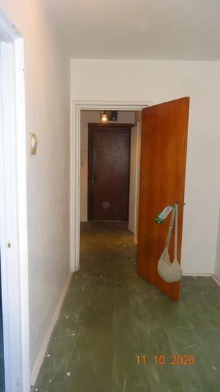 Apartament cu 3 camere semidecomandat în Theodor Pallady