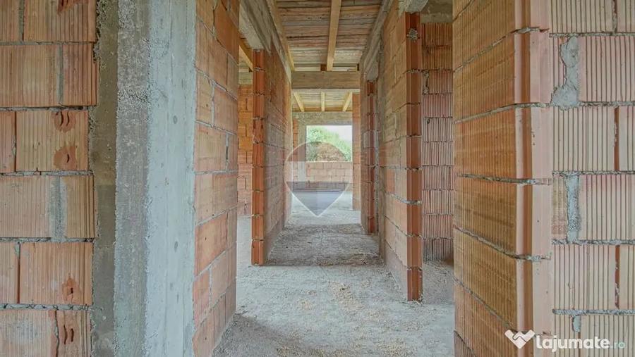 Casa / Vila cu 4 camere de vanzare - 3