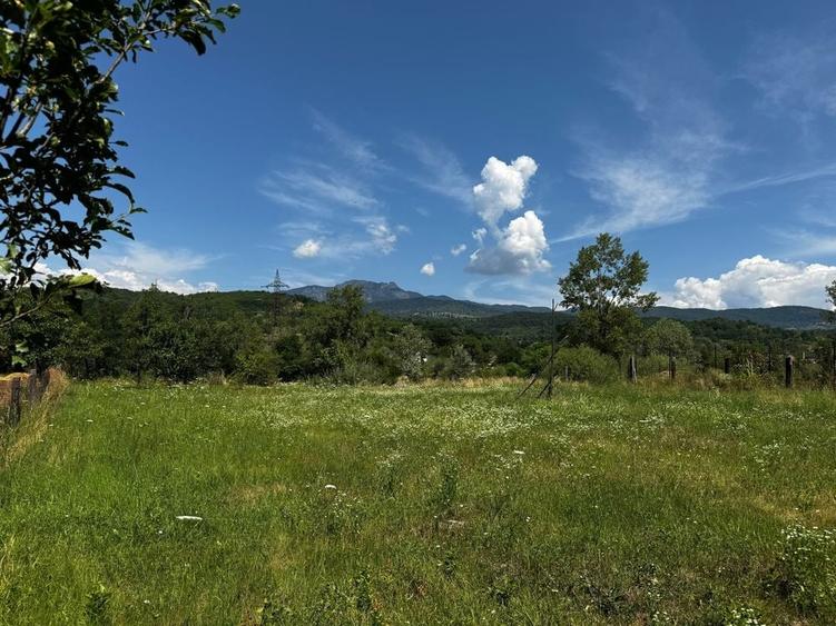 Teren de 935 mp, în Sălătrucel