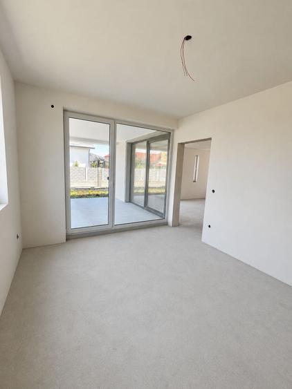 Casă individuală cu 4 camere cu Teren 450 Mp în Cetate