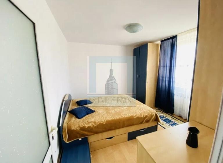 Apartament cu 2 camere decomandat în Tractorul