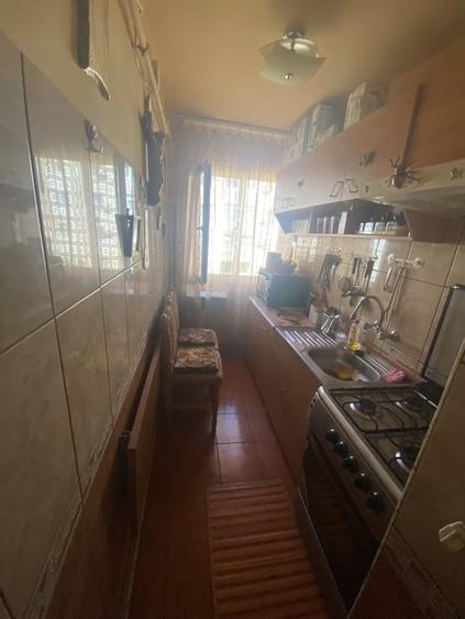Apartament cu 2 camere semidecomandat, mobilat în Filiași