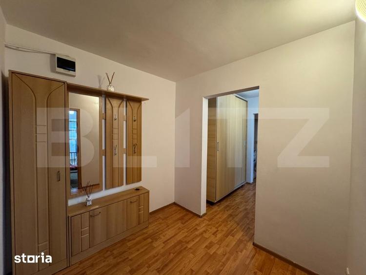 Apartament cu 3 camere decomandat în Sărari