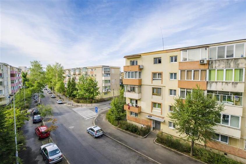 Apartament cu 2 camere decomandat în Scriitorilor