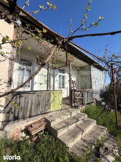 Casă cu 2 camere cu Teren 151 Mp în Central