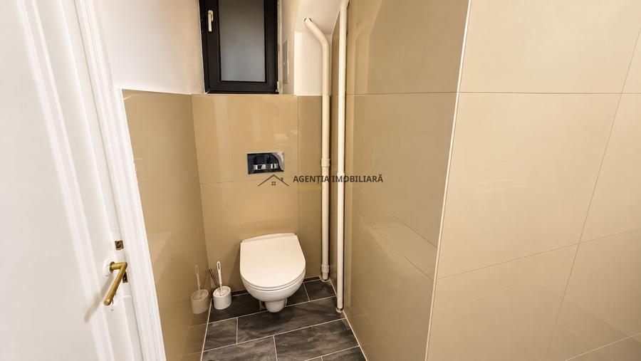 Apartament cu 3 camere circular, mobilat în P-ța Unirii