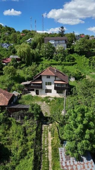 Casă individuală cu 5 camere cu Canalizare în Nord