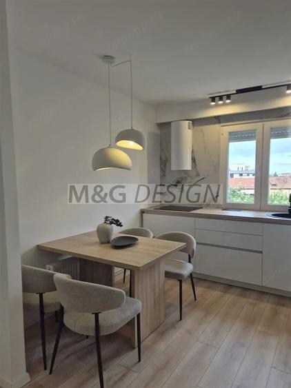 Apartament cu 3 camere semidecomandat în Circumvalațiunii