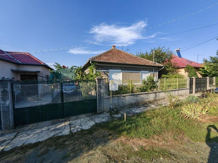 Casă cu 4 camere în Ineu