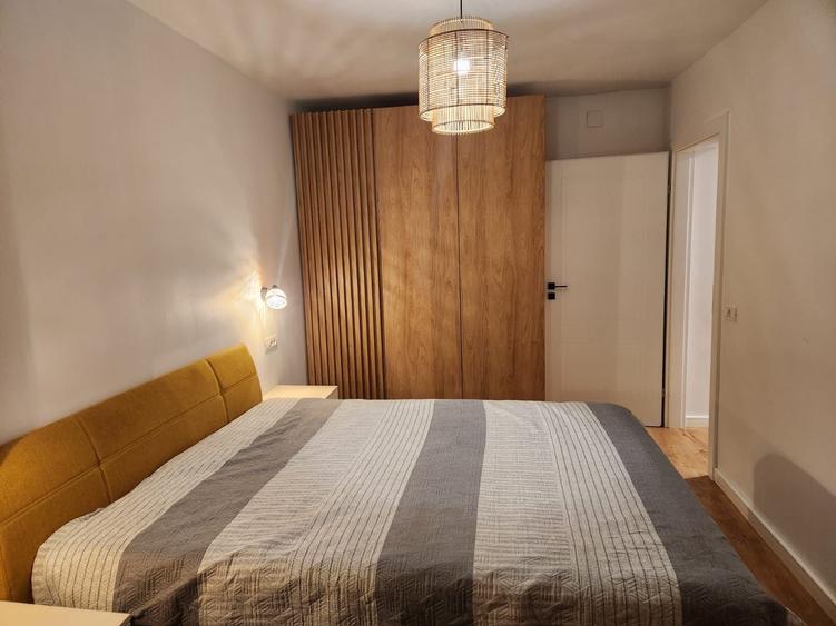 Apartament cu 3 camere decomandat în Noua