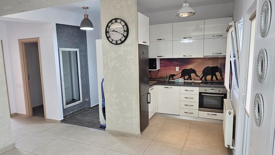 Apartament cu 3 camere decomandat în 1 Decembrie 1918