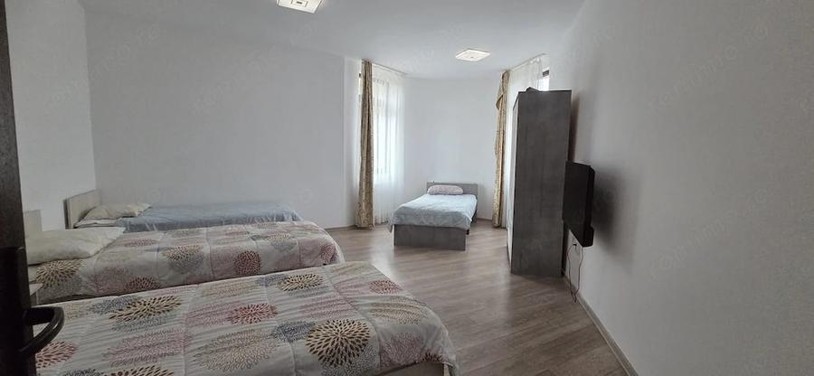Casă cu Teren 120 Mp în Est